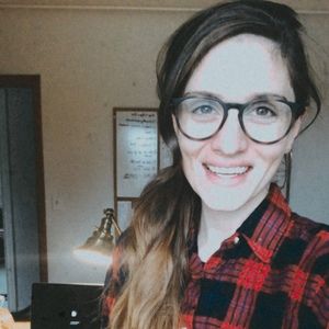 Meet your Posher, Lara